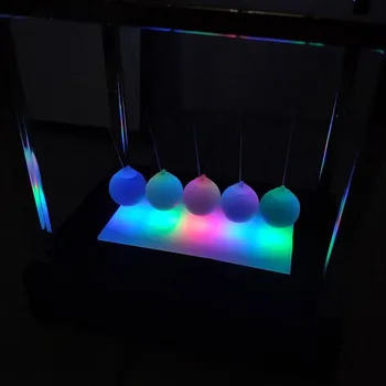 LED Niutono Lopšys Balanso Kamuoliai Fizikos Mokslo Švytuoklės Ornamentu Kamuolys Šviesos Newton 